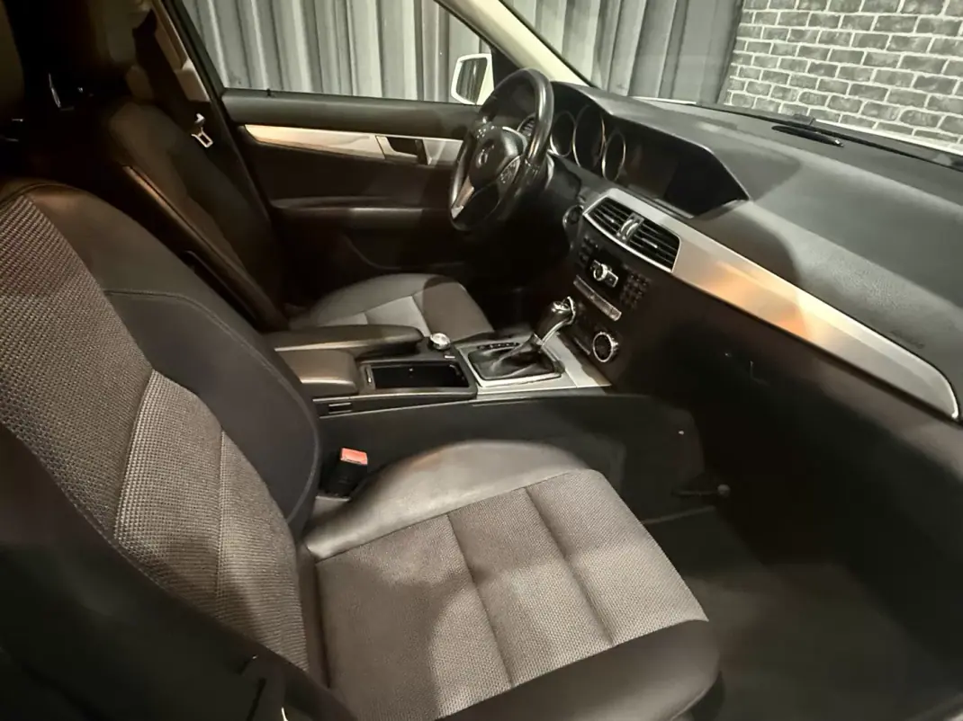 Mercedes-Benz C 220 2012 - 10990 EUR, 450000 km - AUTO.MOTO.pt - 450000km - foto 17 de 17