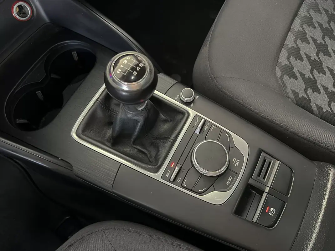 Audi A3 Sportback 2016 - 11900 EUR, 235294 km - AUTO.MOTO.pt - 235294km - foto 13 de 22