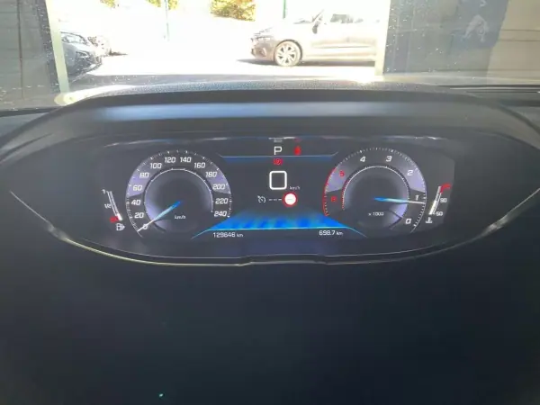 Peugeot 5008 2019 - 18750 EUR, 129646 km - 129646km - foto 8 de 13