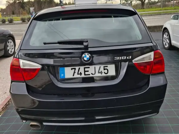 BMW 318 2008 - 9990 EUR, 165000 km - AUTO.MOTO.pt - 165000km - foto 2 de 6
