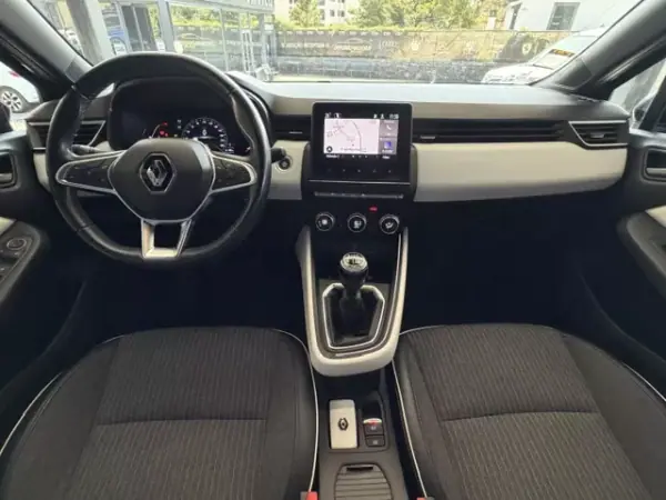 Renault Clio 2023 - 16900 EUR, 72230 km - AUTO.MOTO.pt - 72230km - foto 10 de 12