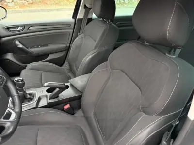 Renault Mégane Sport Tourer 2019 - 12900 EUR, 128050 km - AUTO.MOTO.pt - 128050km - foto 10 de 18