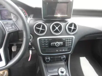 Mercedes-Benz A 180 2014 - 16900 EUR, 118688 km - AUTO.MOTO.pt - 118688km - foto 11 de 14