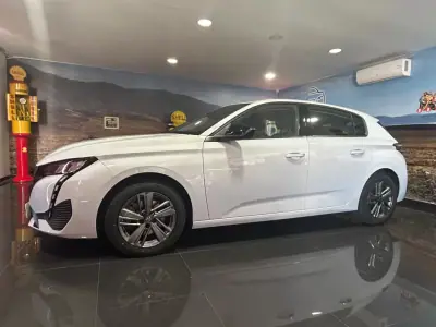 Peugeot 308 2024 - 21950 EUR, 60834 km - AUTO.MOTO.pt - 60834km - foto 1 de 19