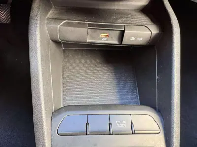 Kia Stonic 2023 - 15500 EUR, 91000 km - AUTO.MOTO.pt - 91000km - foto 10 de 16