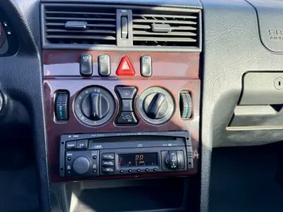 Mercedes-Benz C 250 1998 - 5500 EUR, 295879 km - AUTO.MOTO.pt - 295879km - foto 13 de 15