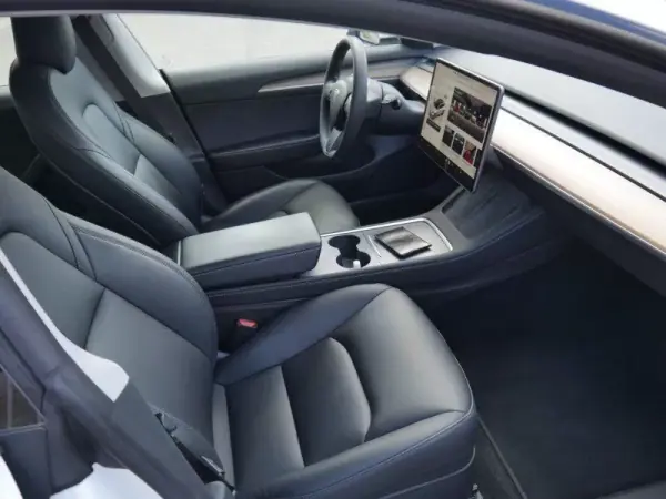 Tesla Model 3 2022 - 29450 EUR, 73183 km - AUTO.MOTO.pt - 73183km - foto 6 de 9