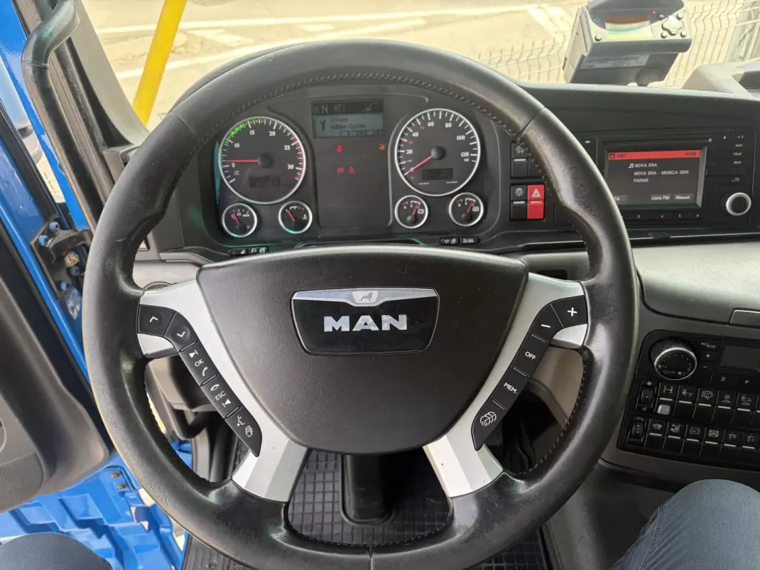 Man 2016 - 33000 EUR, 500000 km - AUTO.MOTO.pt - 500000km - foto 9 de 19