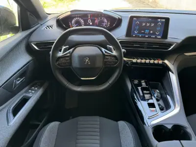 Peugeot 5008 2023 - 29500 EUR, 14500 km - AUTO.MOTO.pt - 14500km - foto 8 de 23
