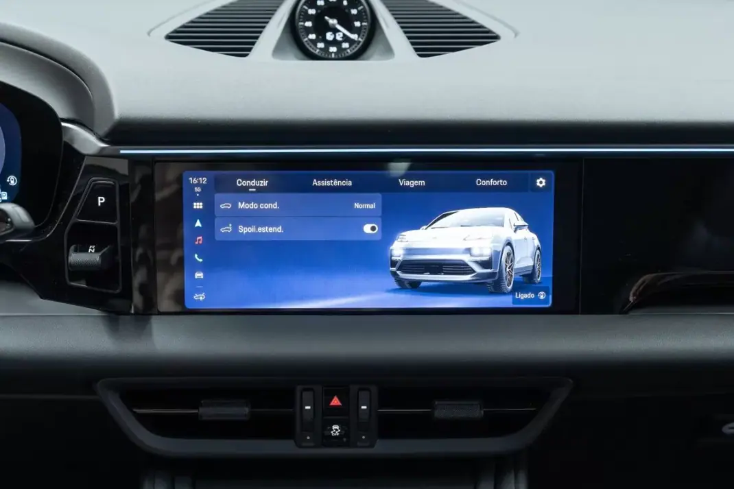 Porsche Macan 2025 - 89950 EUR, 8000 km - AUTO.MOTO.pt - 8000km - foto 35 de 57