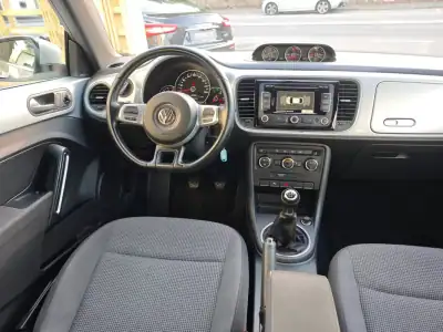 Volkswagen New Beetle 2012 - 13500 EUR, 170000 km - AUTO.MOTO.pt - 170000km - foto 22 de 26
