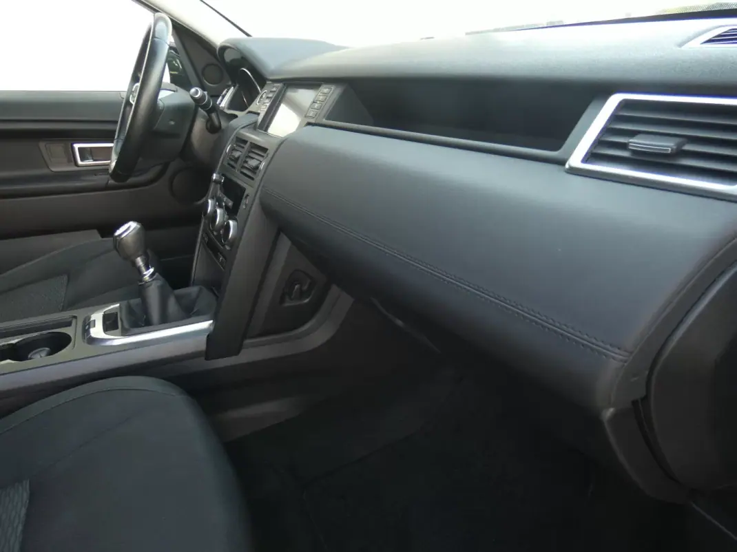 Land Rover Discovery Sport 2016 - 18750 EUR, 220000 km - AUTO.MOTO.pt - 220000km - foto 16 de 30