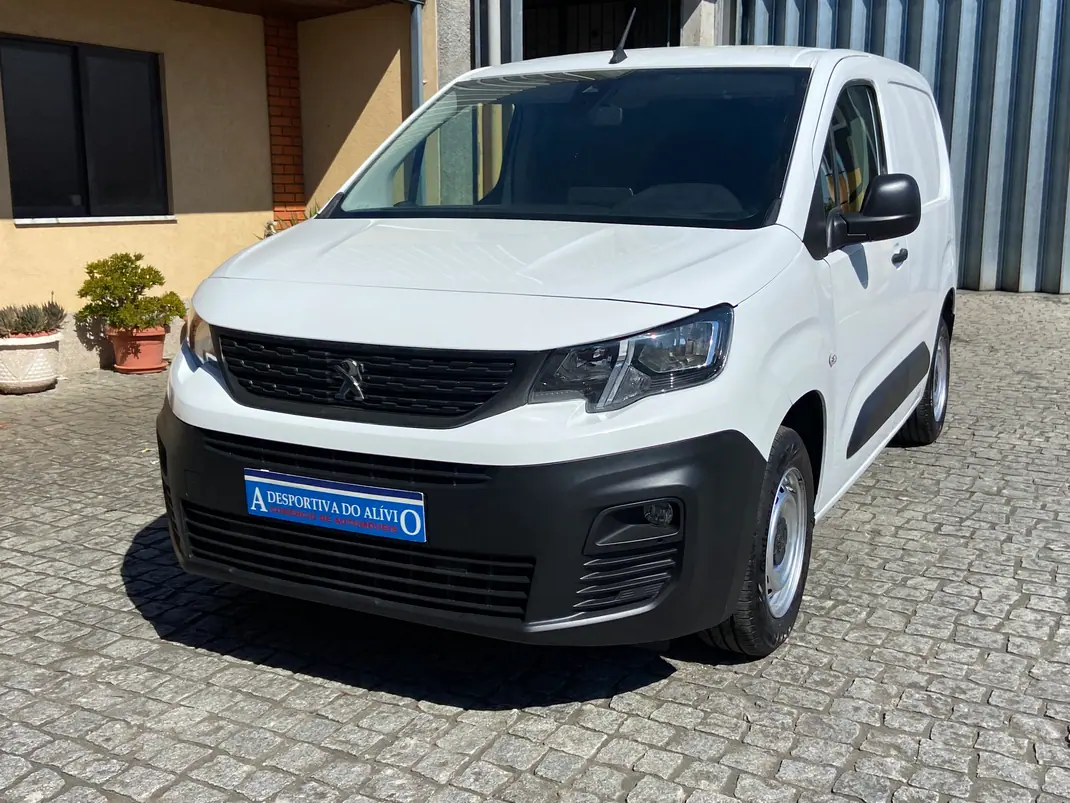Peugeot Partner 1.6 BlueHdi 100cv Premium 2019 - 14980 EUR, 126882 km - AUTO.MOTO.pt - 126882km - foto 1 de 17