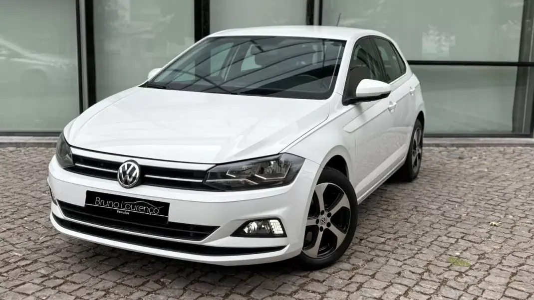 Volkswagen Polo 2022 - 13900 EUR, 129000 km - AUTO.MOTO.pt - 129000km - foto 1 de 24