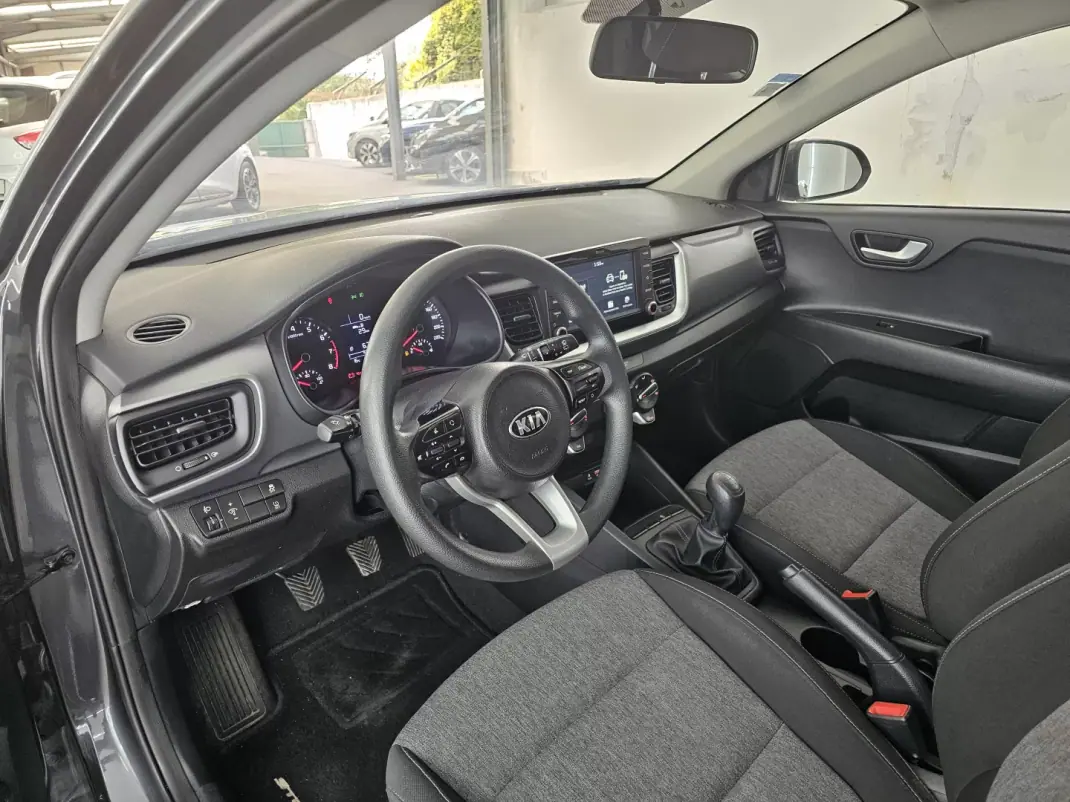 Kia Stonic 2019 - 12500 EUR, 117953 km - AUTO.MOTO.pt - 117953km - foto 14 de 23