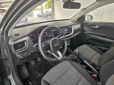 Kia Stonic 2019 - 12500 EUR, 117953 km - AUTO.MOTO.pt - 117953km - foto 14 de 23