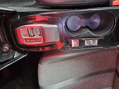 Peugeot 2008 2023 - 22999 EUR, 119000 km - AUTO.MOTO.pt - 119000km - foto 10 de 21