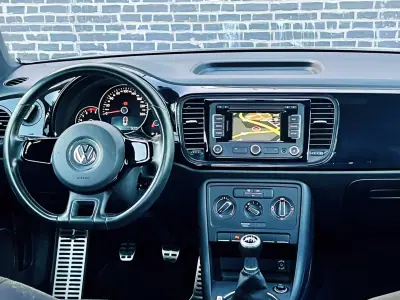 Volkswagen New Beetle 2012 - 10900 EUR, 229000 km - AUTO.MOTO.pt - 229000km - foto 12 de 14