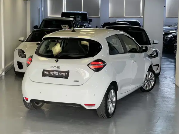 Renault Zoe 2020 - 13990 EUR, 145000 km - AUTO.MOTO.pt - 145000km - foto 3 de 52