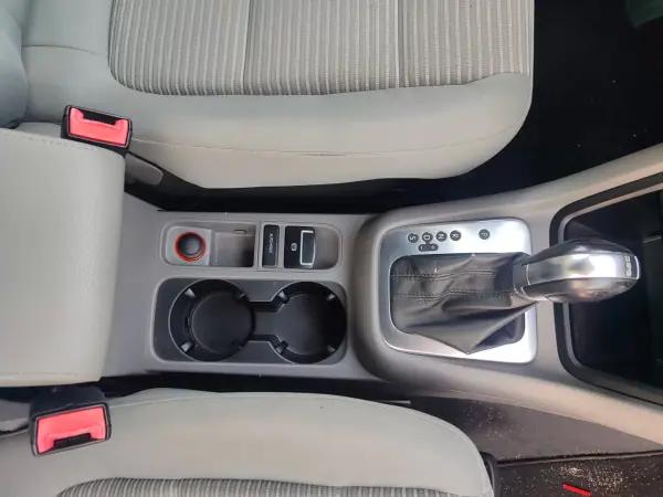 SEAT Alhambra 2012 - 10490 EUR, 340000 km - AUTO.MOTO.pt - 340000km - foto 17 de 26
