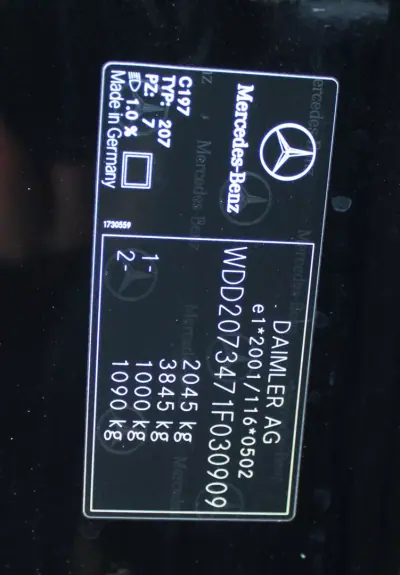 Mercedes-Benz E 250 2010 - 14990 EUR, 225000 km - 225000km - foto 30 de 31