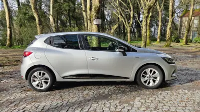 Renault Clio 2017 - 10950 EUR, 114000 km - AUTO.MOTO.pt - 114000km - foto 10 de 19