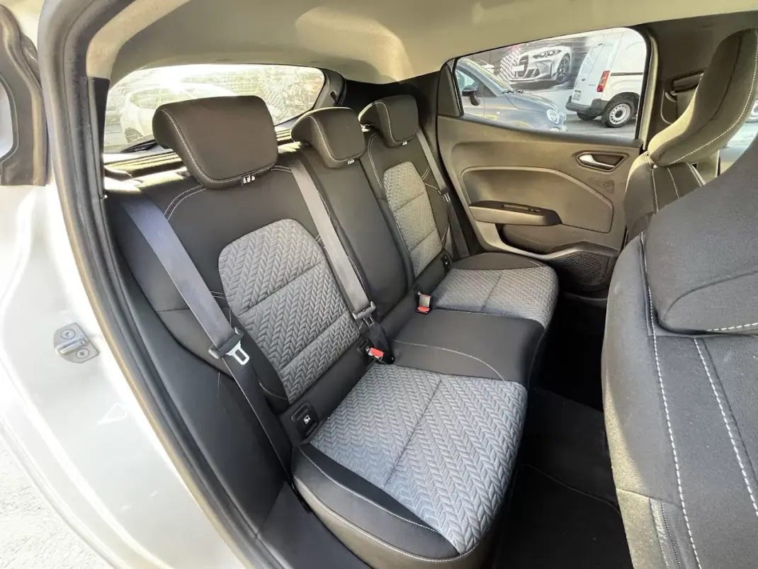 Renault Clio 2023 - 15450 EUR, 66000 km - AUTO.MOTO.pt - 66000km - foto 33 de 43