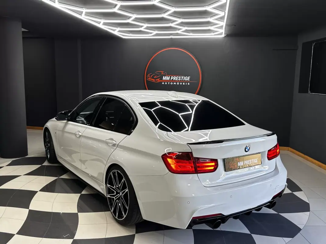 BMW 320 2014 - 18990 EUR, 218000 km - AUTO.MOTO.pt - 218000km - foto 24 de 44