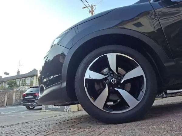 Nissan Qashqai 2015 - 12900 EUR, 138773 km - AUTO.MOTO.pt - 138773km - foto 16 de 39