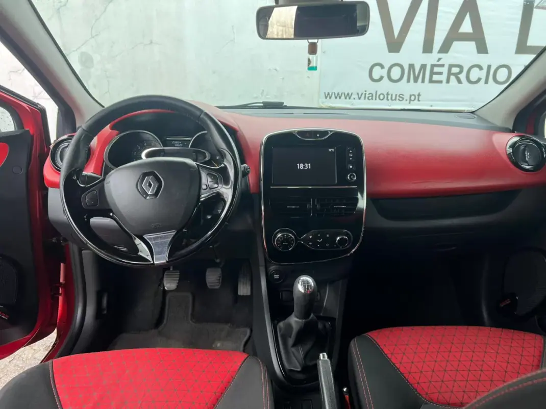 Renault Clio Break 2013 - 8000 EUR, 258800 km - AUTO.MOTO.pt - 258800km - foto 2 de 11
