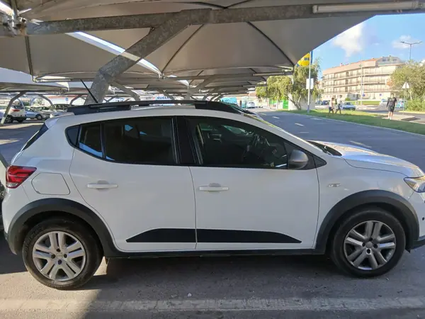 Dacia Sandero 2024 — foto 3 de 4