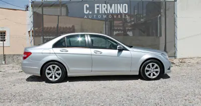 Mercedes-Benz C 220 2013 - 15900 EUR, 122723 km - AUTO.MOTO.pt - 122723km - foto 4 de 27