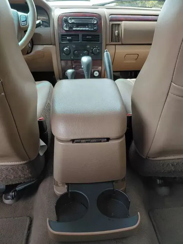 Jeep Grand Cherokee 2000 - 6490 EUR, 221450 km - AUTO.MOTO.pt - 221450km - foto 28 de 39