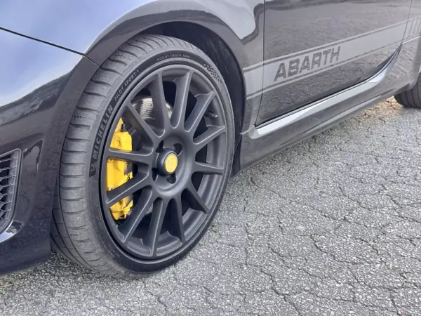 Abarth 595 2018 - 22500 EUR, 86000 km - AUTO.MOTO.pt - 86000km - foto 13 de 31