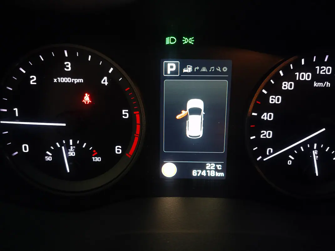 Hyundai Tucson 2016 - 20990 EUR, 67500 km - AUTO.MOTO.pt - 67500km - foto 7 de 11