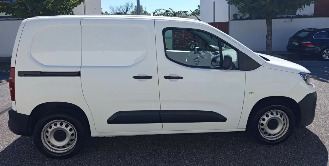 Peugeot Partner 2019 - 11490 EUR, 130000 km - 130000km - foto 6 de 17