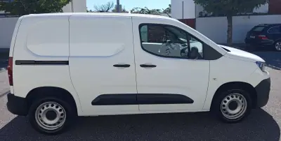 Peugeot Partner 2019 - 11490 EUR, 130000 km - 130000km - foto 6 de 17