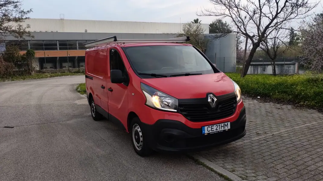 Renault Trafic 2016 - 9900 EUR, 208 km - AUTO.MOTO.pt - 208km - foto 1 de 11