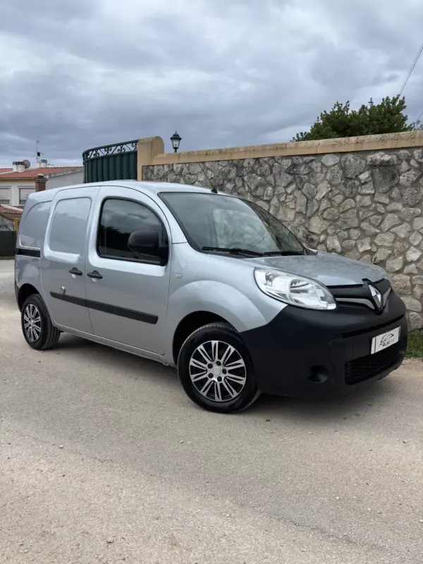 Renault Kangoo 2021 - 8900 EUR, 176000 km - AUTO.MOTO.pt - 176000km - foto 3 de 8