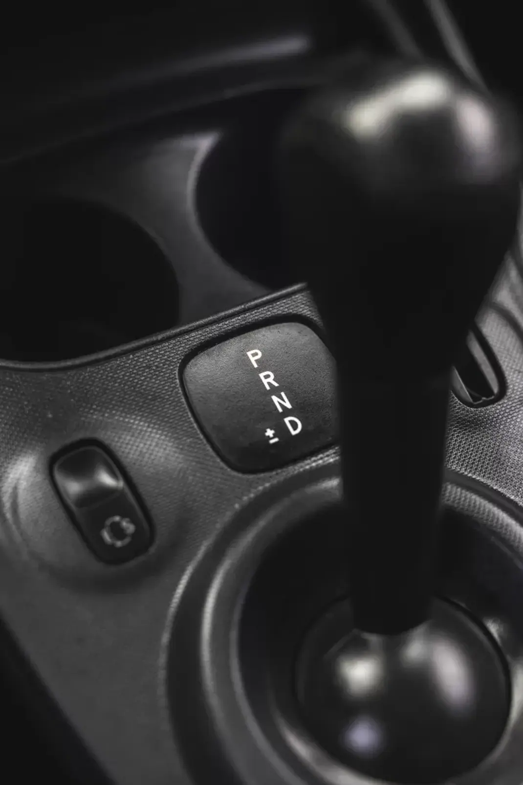 Smart Fortwo Cabrio 2015 - 11900 EUR, 179000 km - AUTO.MOTO.pt - 179000km - foto 14 de 20