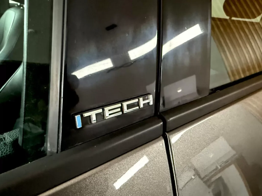 SEAT Leon 2015 - 14000 EUR, 181000 km - AUTO.MOTO.pt - 181000km - foto 33 de 92