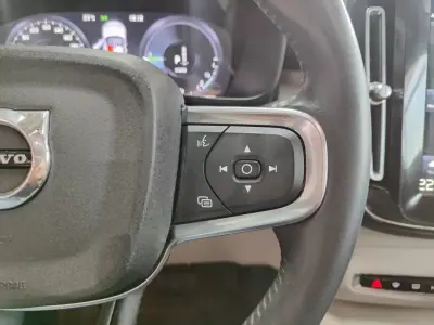 Volvo XC 40 2020 - 28250 EUR, 45500 km - AUTO.MOTO.pt - 45500km - foto 27 de 35