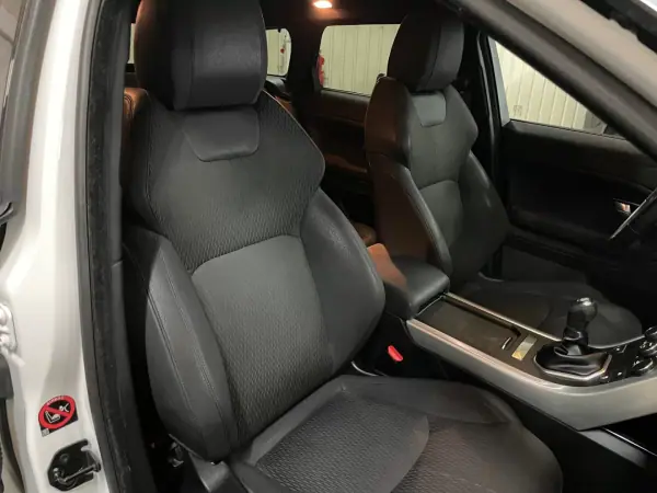 Land Rover Range Rover Evoque 2016 - 16450 EUR, 203321 km - 203321km - foto 16 de 20