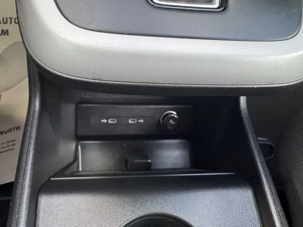 Audi Q4 e-tron 2021 - 29900 EUR, 98000 km - 98000km - foto 37 de 46