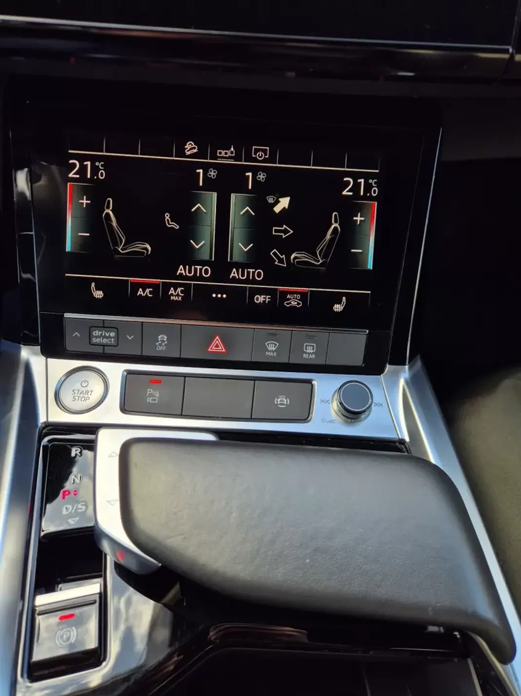 Audi e-tron 2020 - 29000 EUR, 133000 km - AUTO.MOTO.pt - 133000km - foto 19 de 23