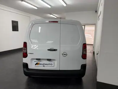 Opel COMBO 2019 - 12990 EUR, 104000 km - 104000km - foto 4 de 27