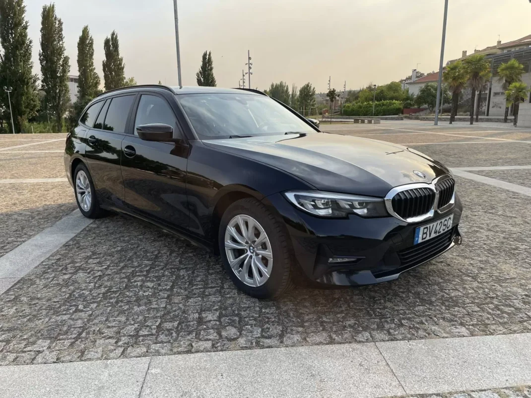 BMW 320 2022 - 34900 EUR, 136000 km - AUTO.MOTO.pt - 136000km - foto 2 de 14