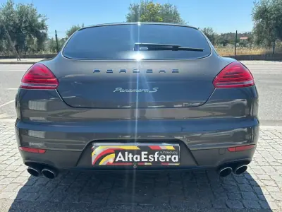 Porsche Panamera 2015 - 39900 EUR, 124815 km - AUTO.MOTO.pt - 124815km - foto 7 de 41