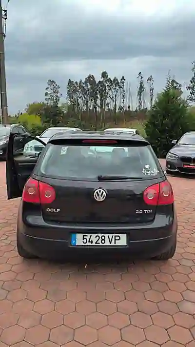 Volkswagen Golf 2003 - 5000 EUR, 320000 km - AUTO.MOTO.pt - 320000km - foto 6 de 8