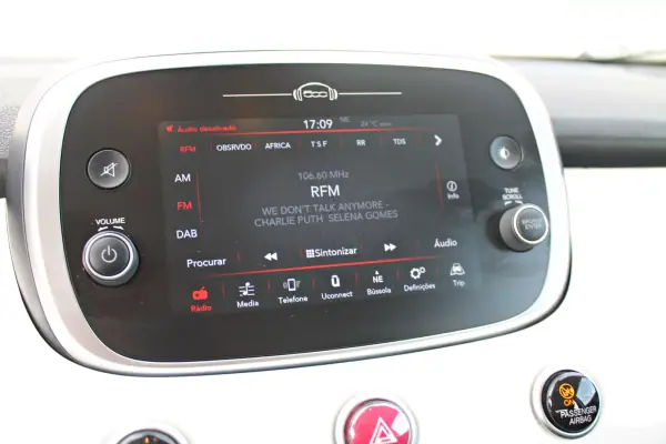 Fiat 500X 2019 - 13900 EUR, 122366 km - AUTO.MOTO.pt - 122366km - foto 20 de 22